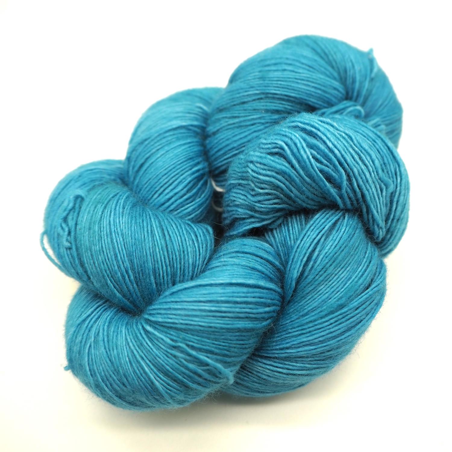 027 Lace - bobby blue