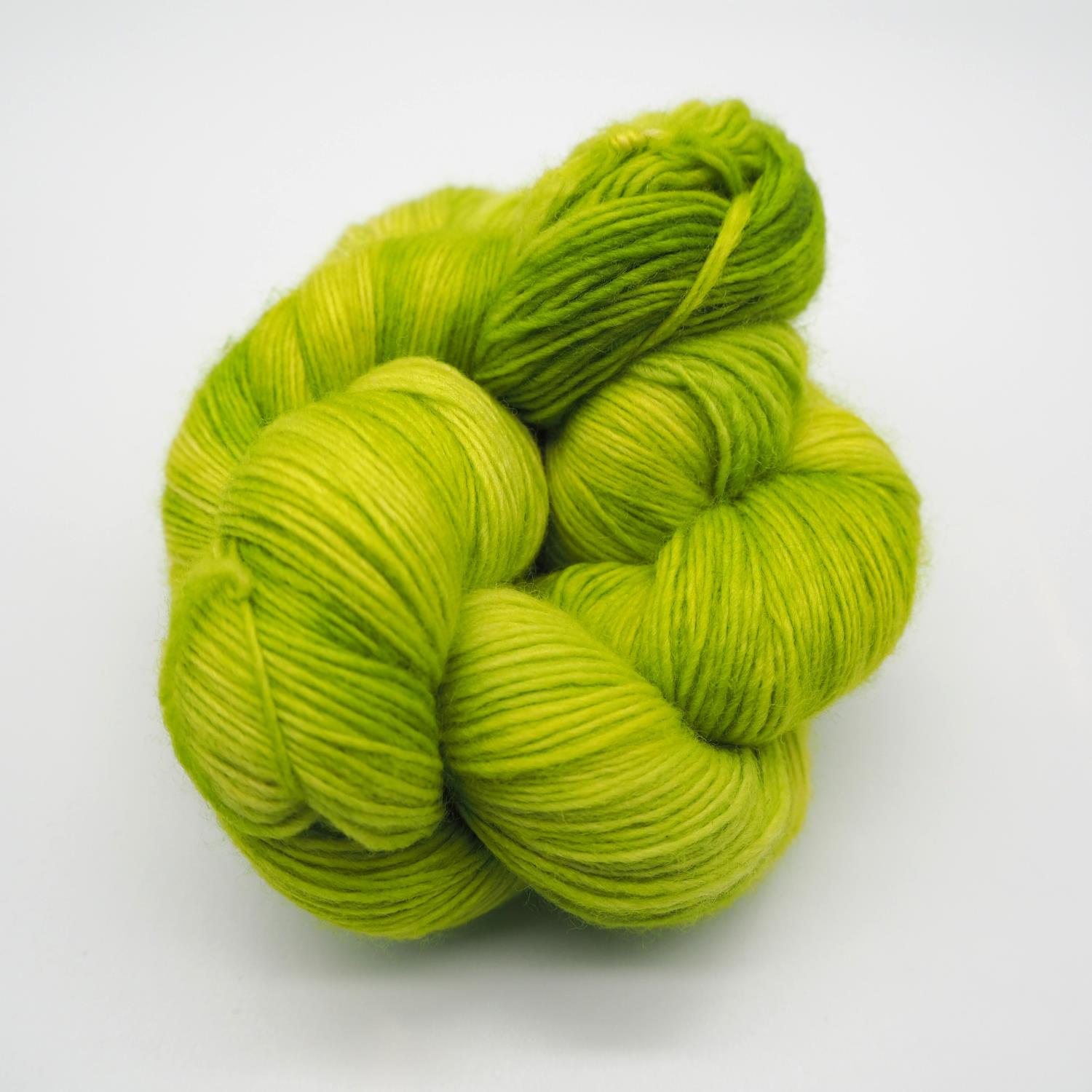 11 Lace - apple green