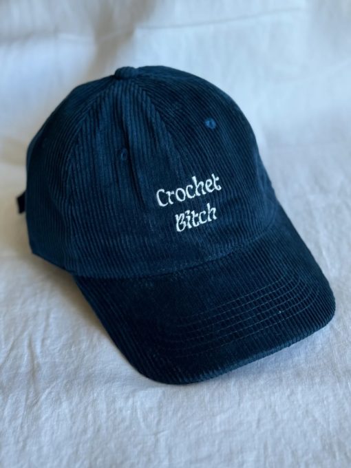 Caps i kordfløyel - crochet bitch, mørk blå