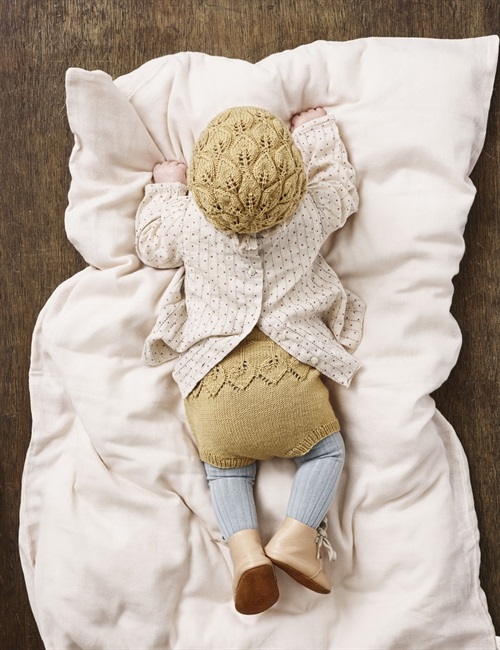 leKnit - Bella bonnet & bloomers