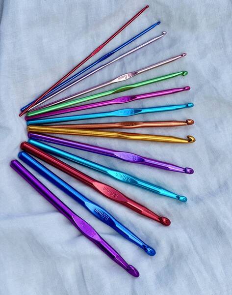 Strikkefeber heklenål i metall 8,0mm