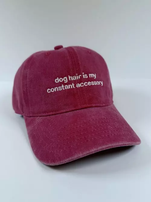 Caps - dog hair is my constant accessory, vinrød