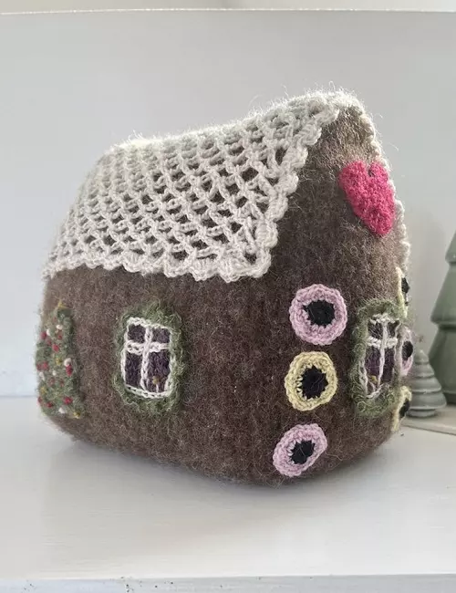 leKnit - Gingerbread house