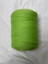 72 Litt mye / mere heklegarn - lime