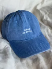 Caps - bitches get stitches, blå