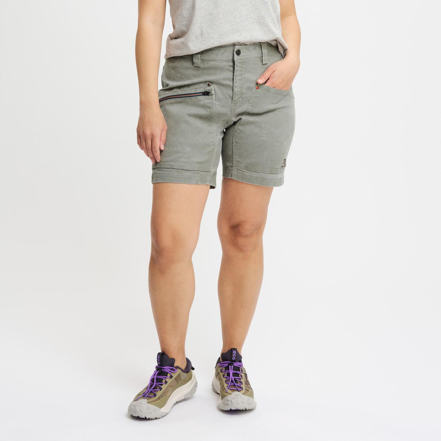 Elevenate Pebble Shorts W - Gray Green