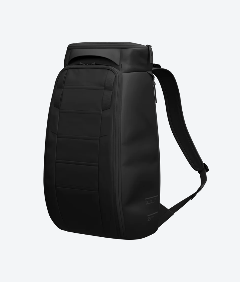 Hugger Backpack 25L "Black Out" - Douchebags