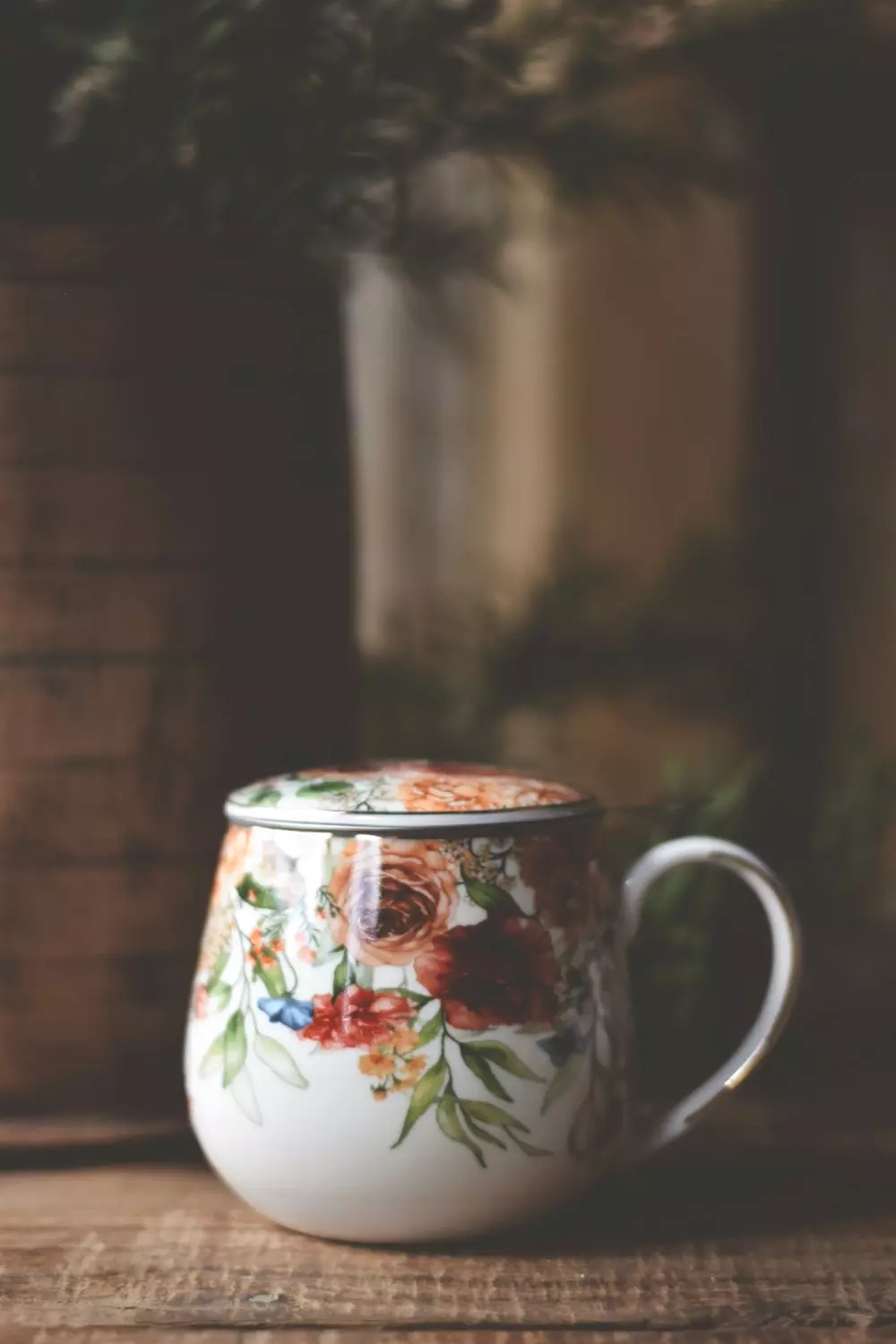 Trend Design Krus med lokk og sil – blomster creme