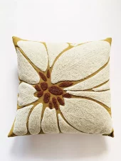 Trend Design Putetrekk – Brodert blomst, 45×45 cm