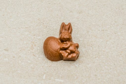 Hare med stort egg melkesjokolade