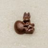 Hare med stort egg mørk sjokolade
