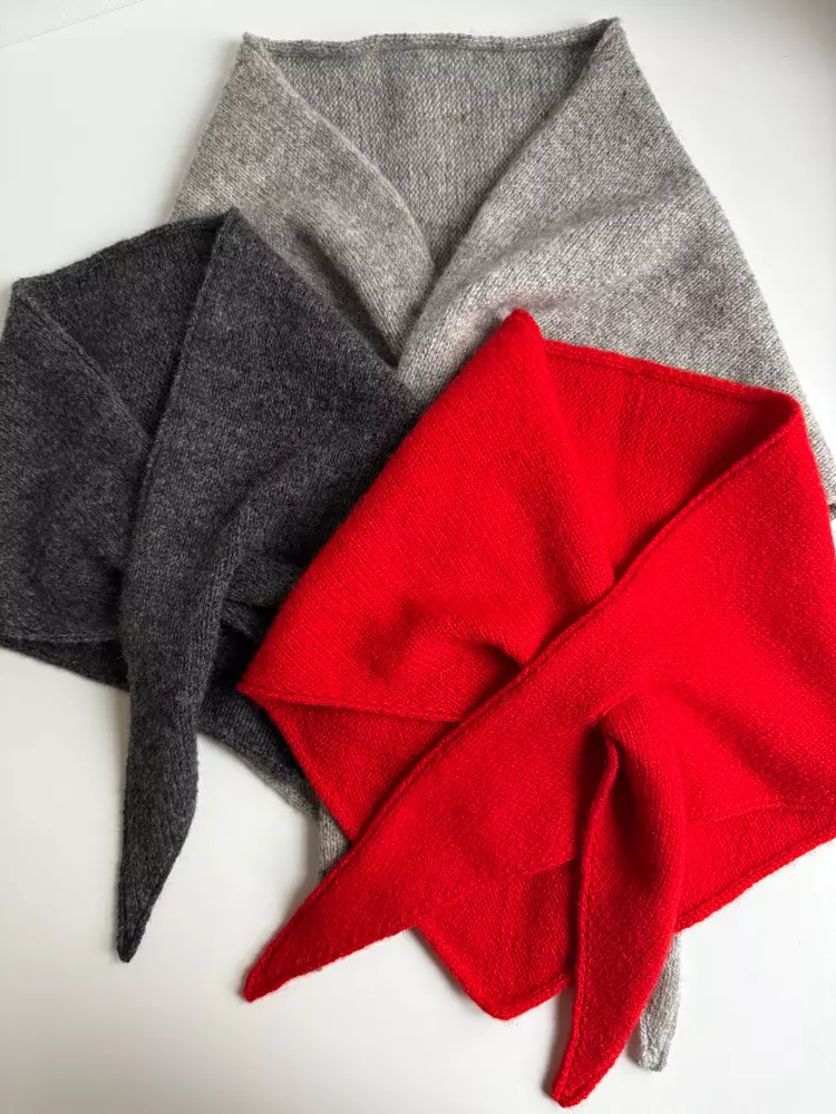 Garnpakke Magdalenasjal, Lite