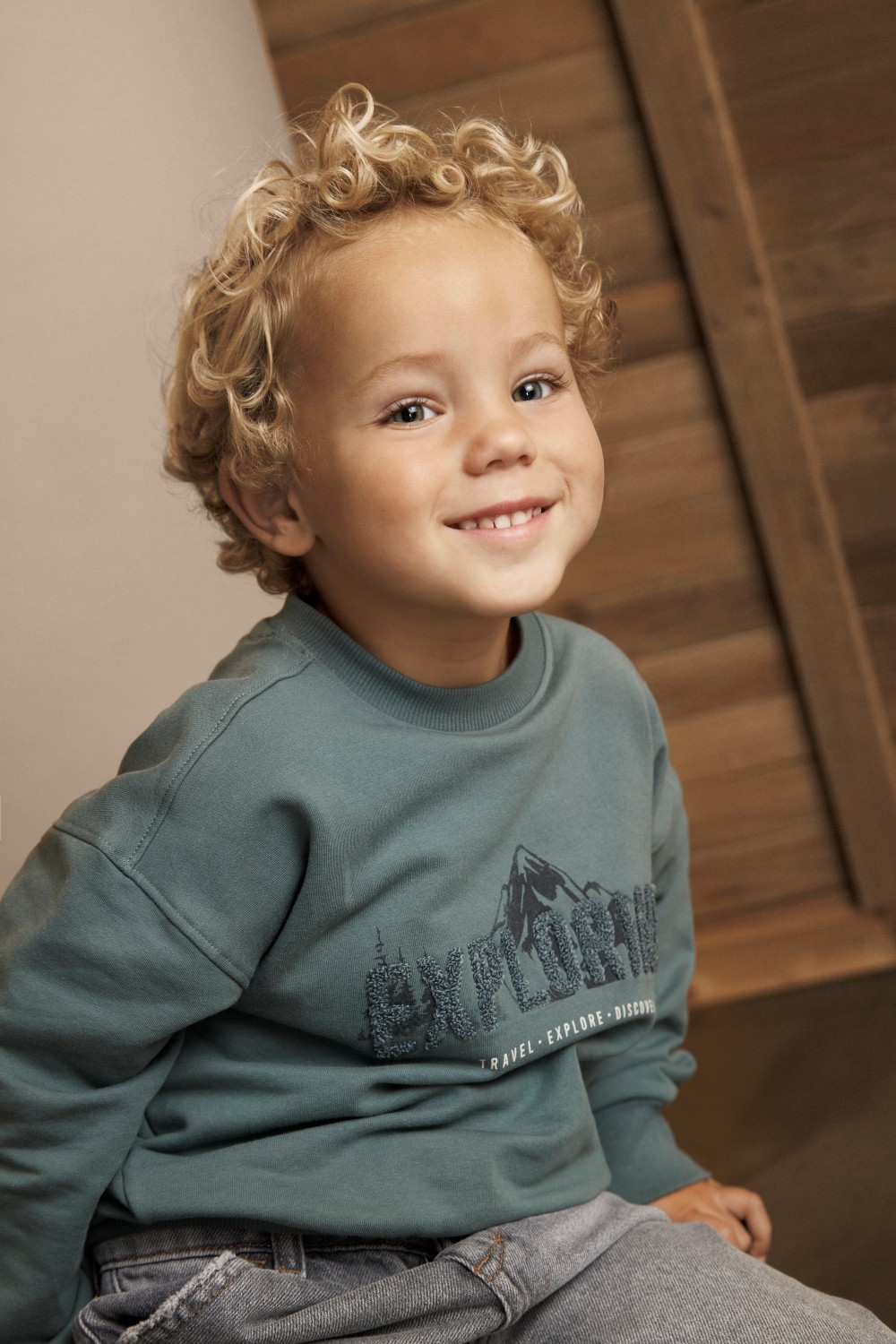 Sweatshirt