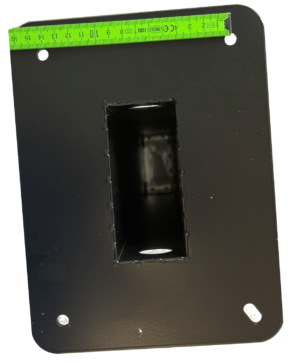 Basic ladestolpe fra Besen, Sett fra undersiden med mål på festehull