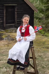 Rosenberg Veslemøy Bunad