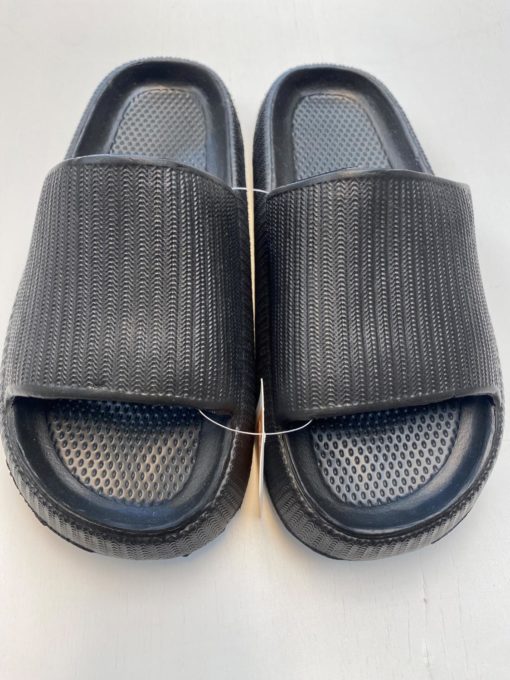 Crossbow Slippers Sort