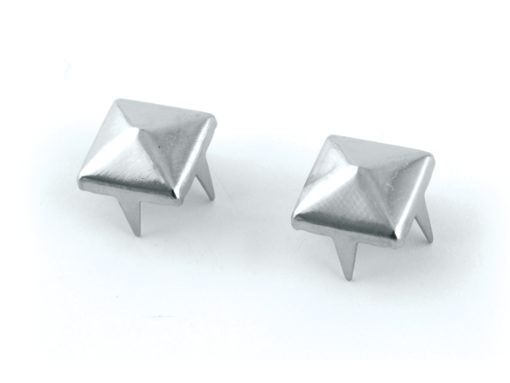 Dekornagler Pyramide 8x8mm – 40stk