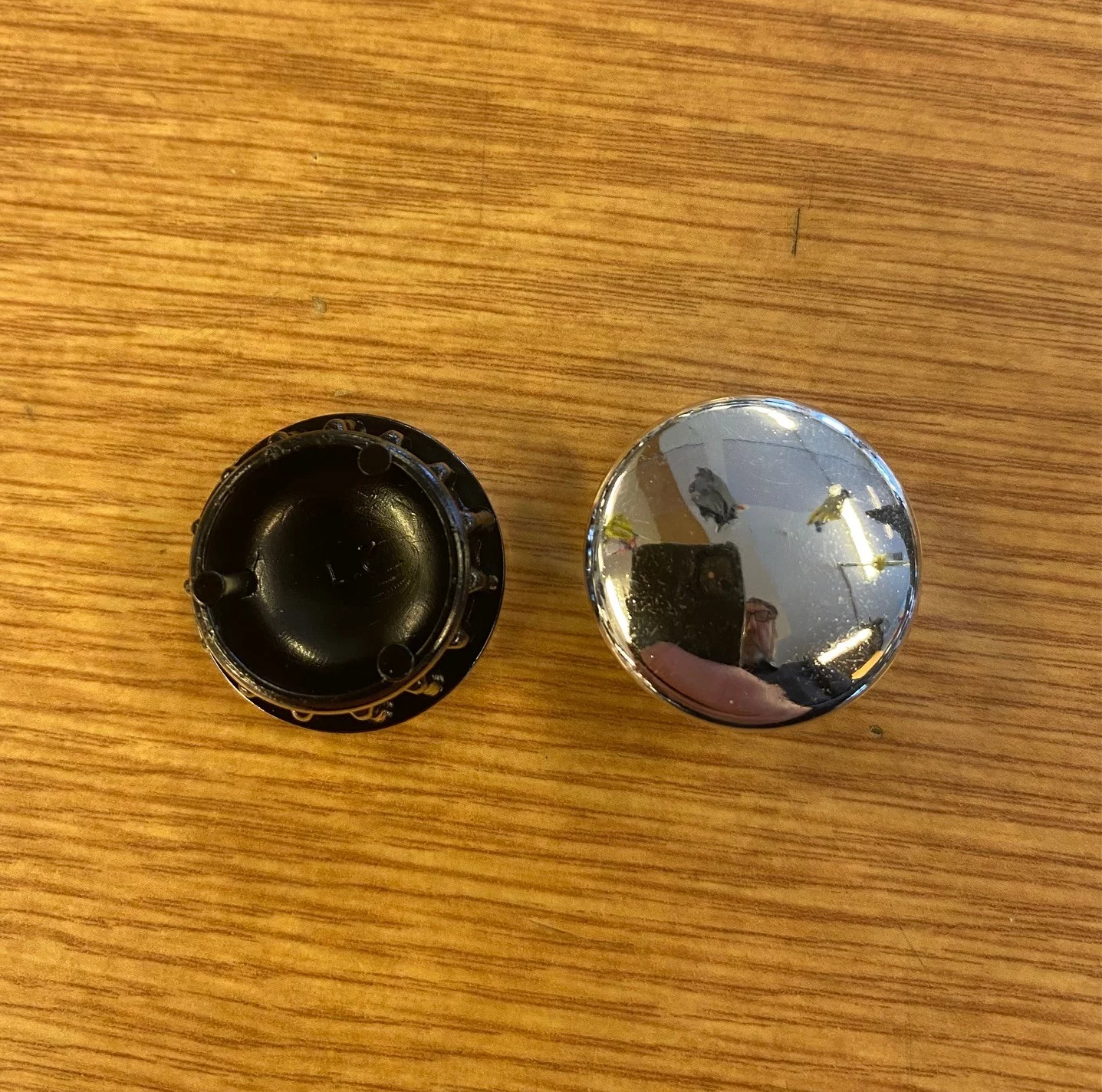 Endekopp til 25mm rør forkrommet plast.