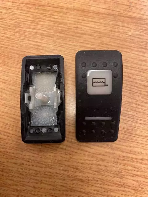 Carling betj tast septikktømming lys sort