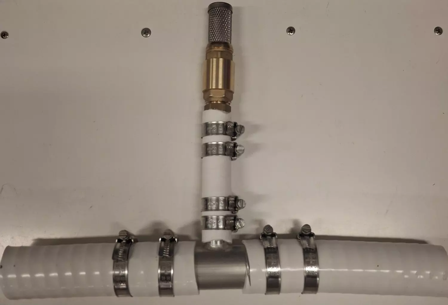 Sikkerhetsventil for septiktank