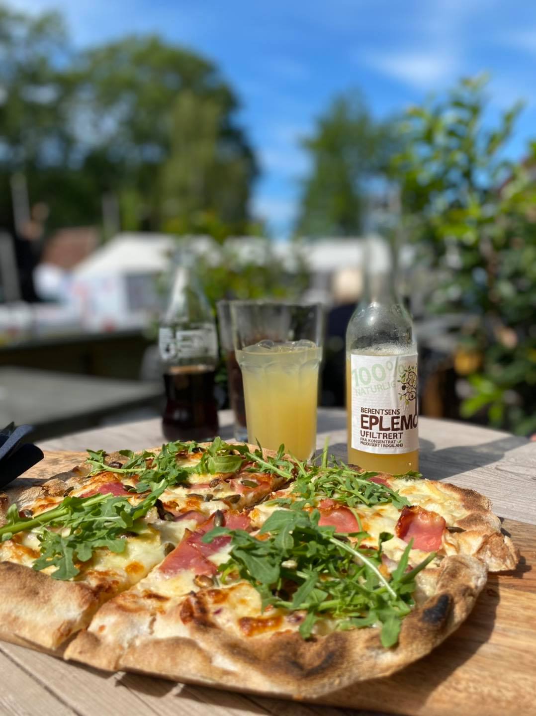 Rustikk Pizza - Hvit med Fjordskinke og Brie