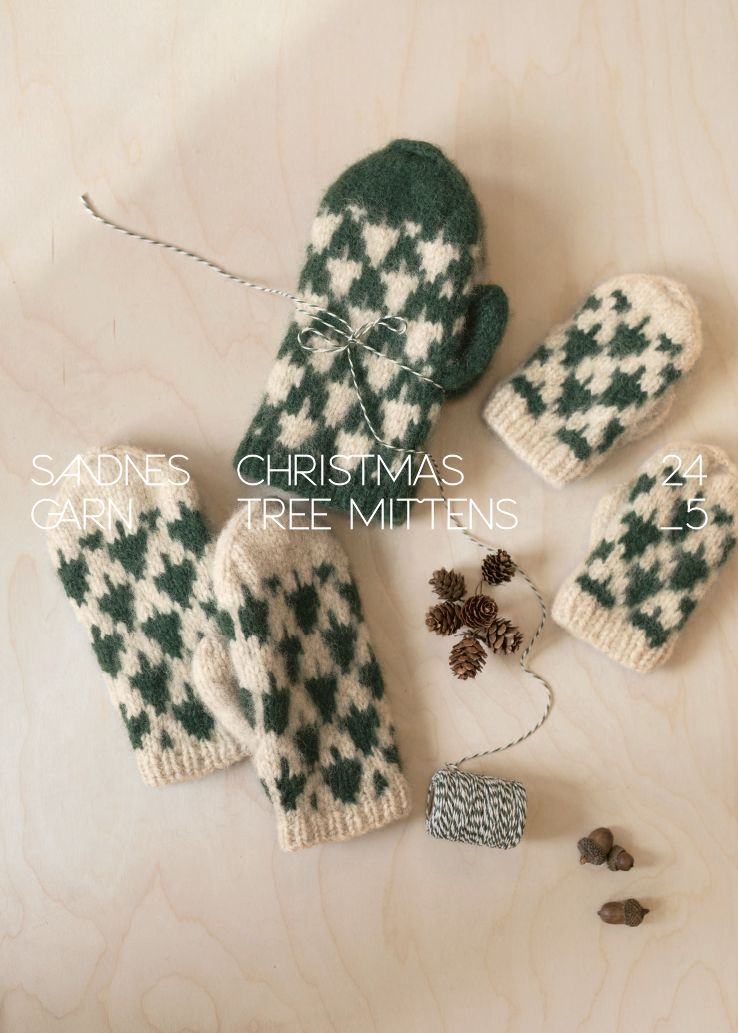 245 Christmas Tree Mittens