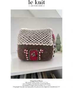 Le Knit Gingerbread House