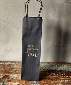 Gavepose - "Alt blir bedre med vin"