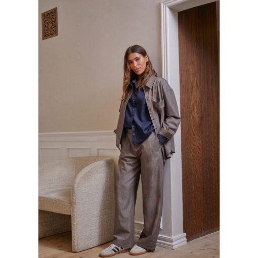 Jessi Basic Pant - Taupe Pinstripe