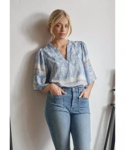 Ane Kortermet Bluse - Blue Border Paisley