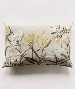 Putetrekk Broderte Liljer