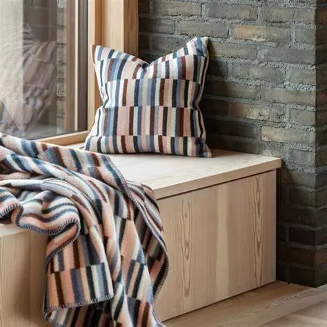 Røros Tweed IDA Rosa Blue Trow