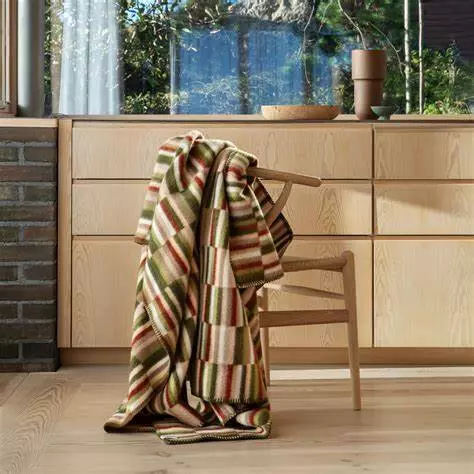 Røros Tweed IDA Olive Burgundy Throw