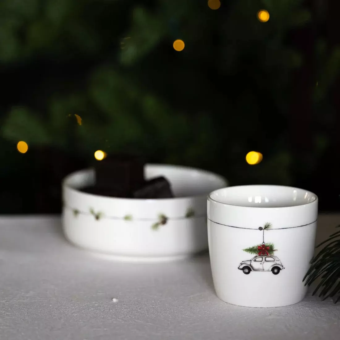 SØGNE Krus tradisjon bil hvit