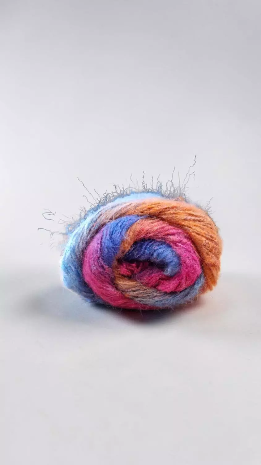 HOUSE of YARN, twisty air. batch 20463