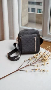 Rosenvinge, BIG CITY BAG, with embossed pattern, black