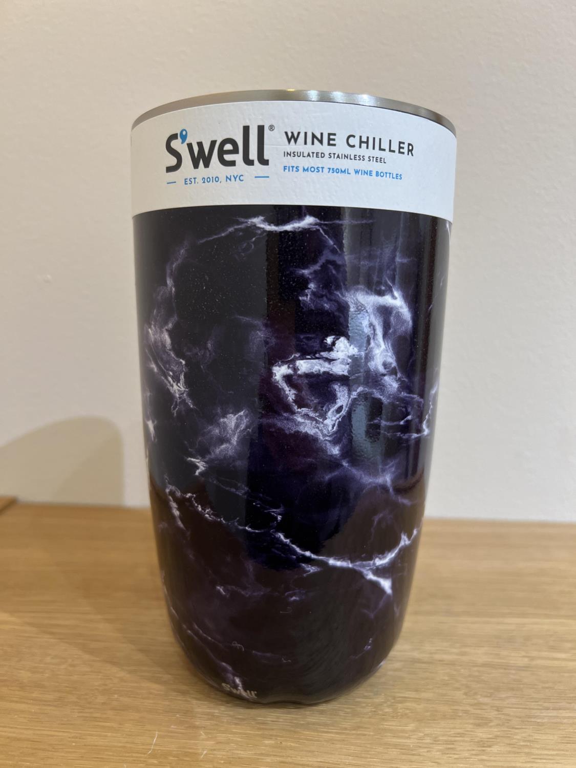 Wine chiller black marble