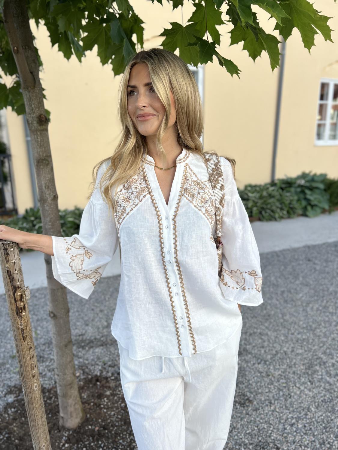 Kaia blouse linen ivory