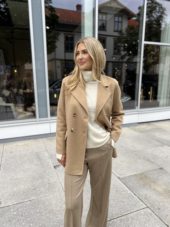 Tailored blazer camel