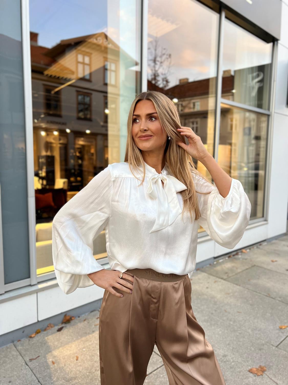 Lucille bow blouse cream