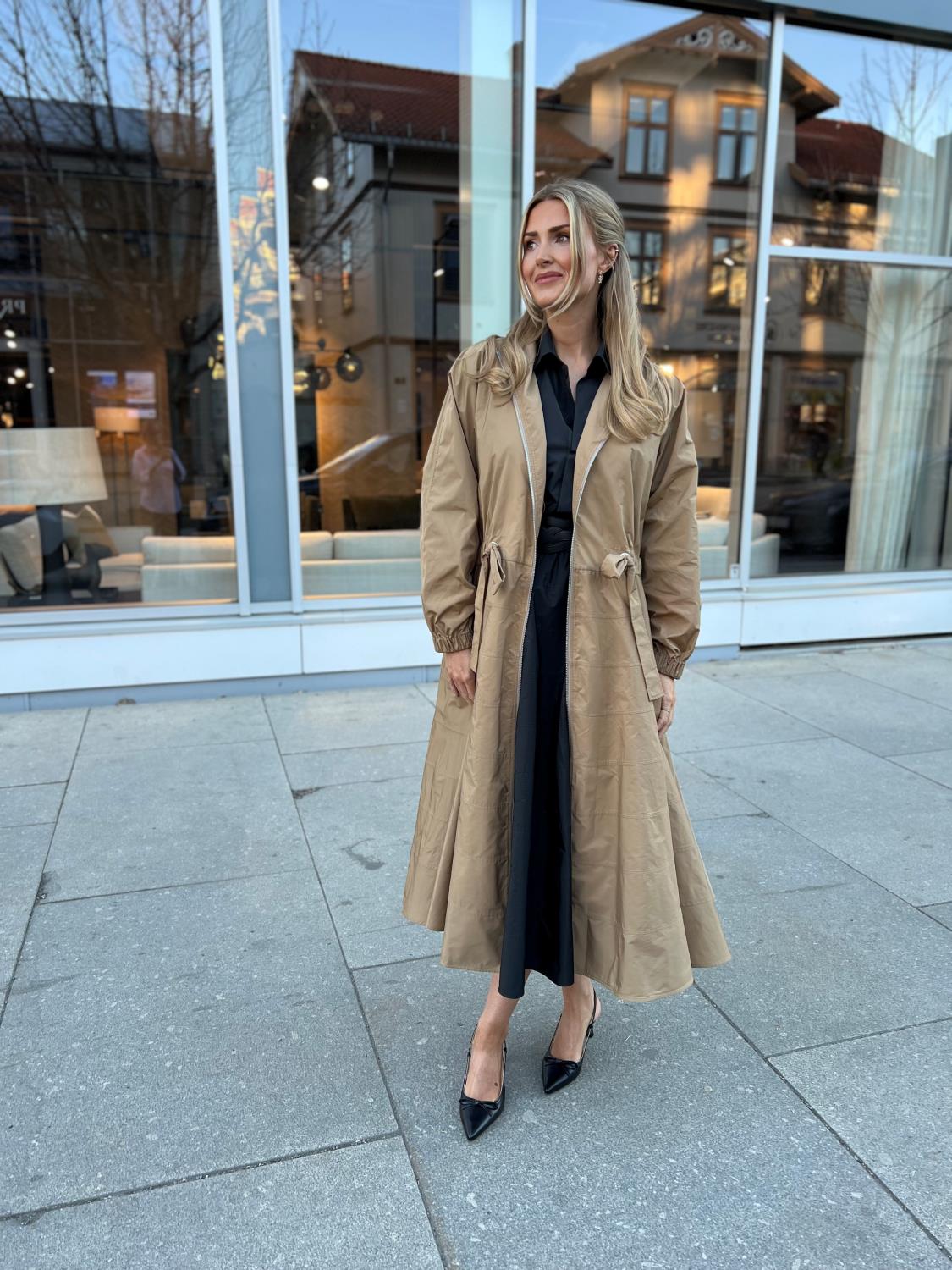 Coat camel