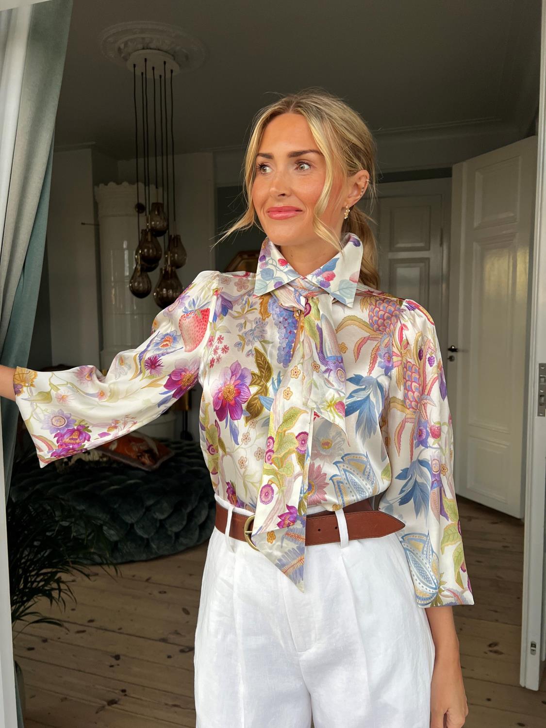 Kikki blouse bow flowertree