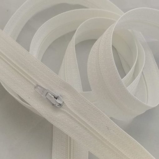 Glidelås Hvit  med glidere 4mm nylon , bit 1.9m 5 glidere