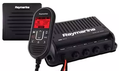 Raymarine 91 VHF/AIS (med kablet håndsett, passiv høyttaler og kabel)