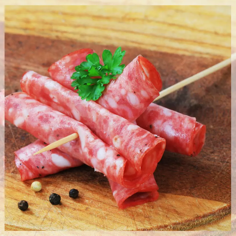 Rundstykke med salami