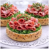 Rundstykke med salami