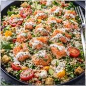 Laks og bulgursalat