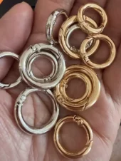 Karabinkrok rund gull 18 mm
