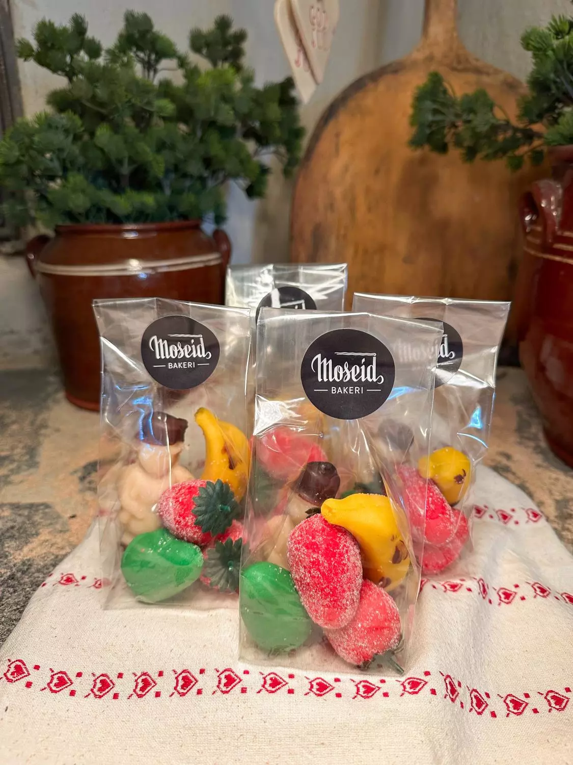 Marsipan fruktpose Moseid