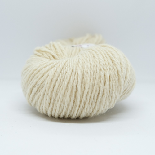 Hillesvåg Luna Lamullgarn 420 Ecru